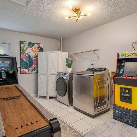 King Bed Suite, Fireside Hot Tub, Gameroom Auburndale Exterior foto