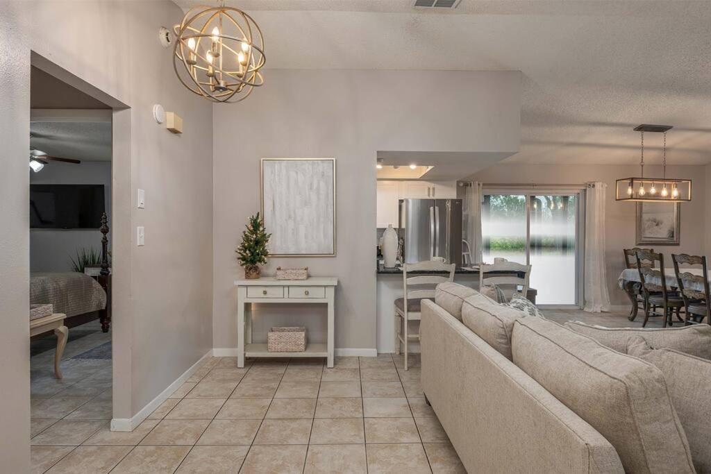 King Bed Suite, Fireside Hot Tub, Gameroom Auburndale Exterior foto