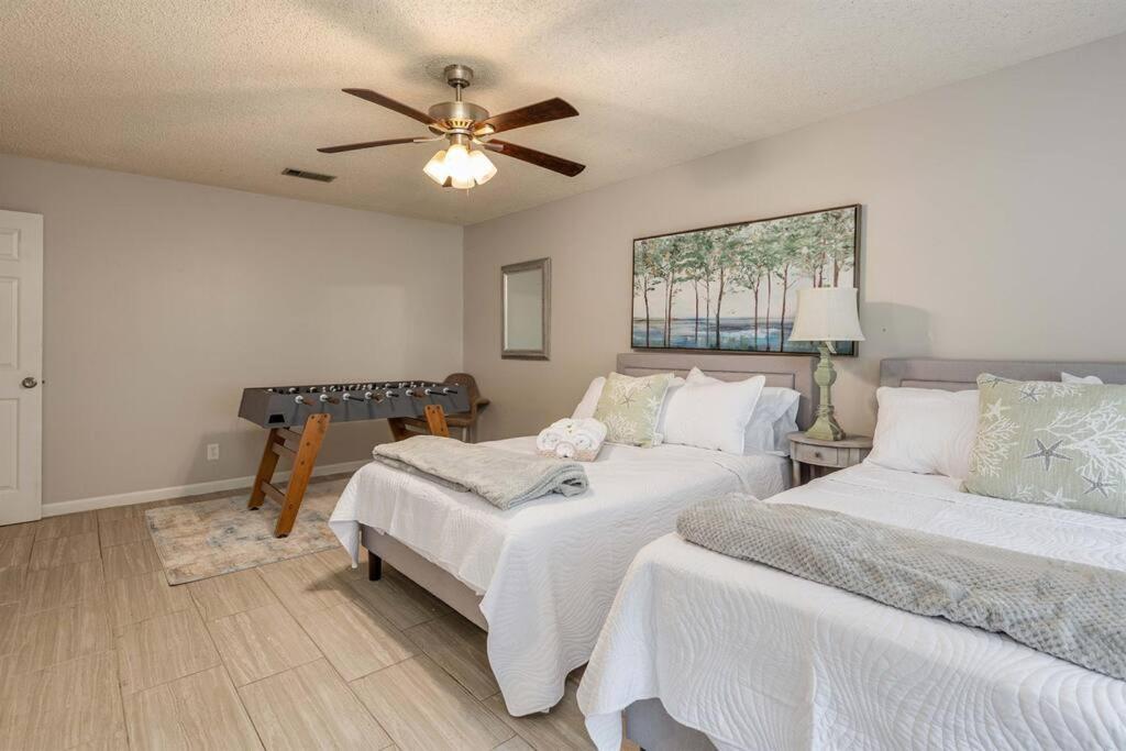 King Bed Suite, Fireside Hot Tub, Gameroom Auburndale Exterior foto