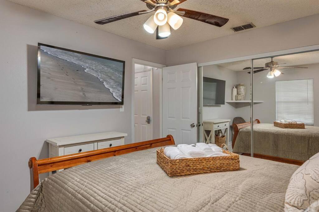 King Bed Suite, Fireside Hot Tub, Gameroom Auburndale Exterior foto